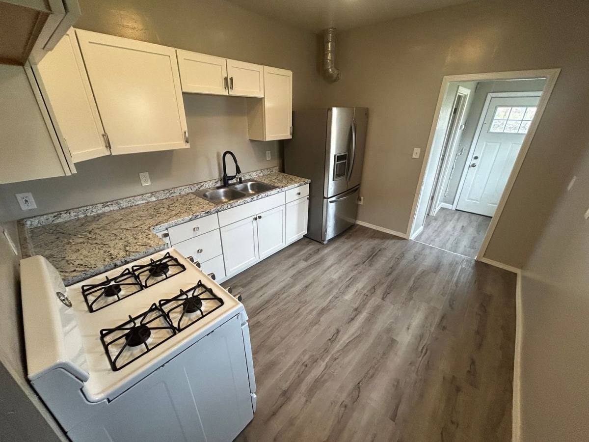 House for rent at 2347 Rosedale Ave, Toledo, OH 43606