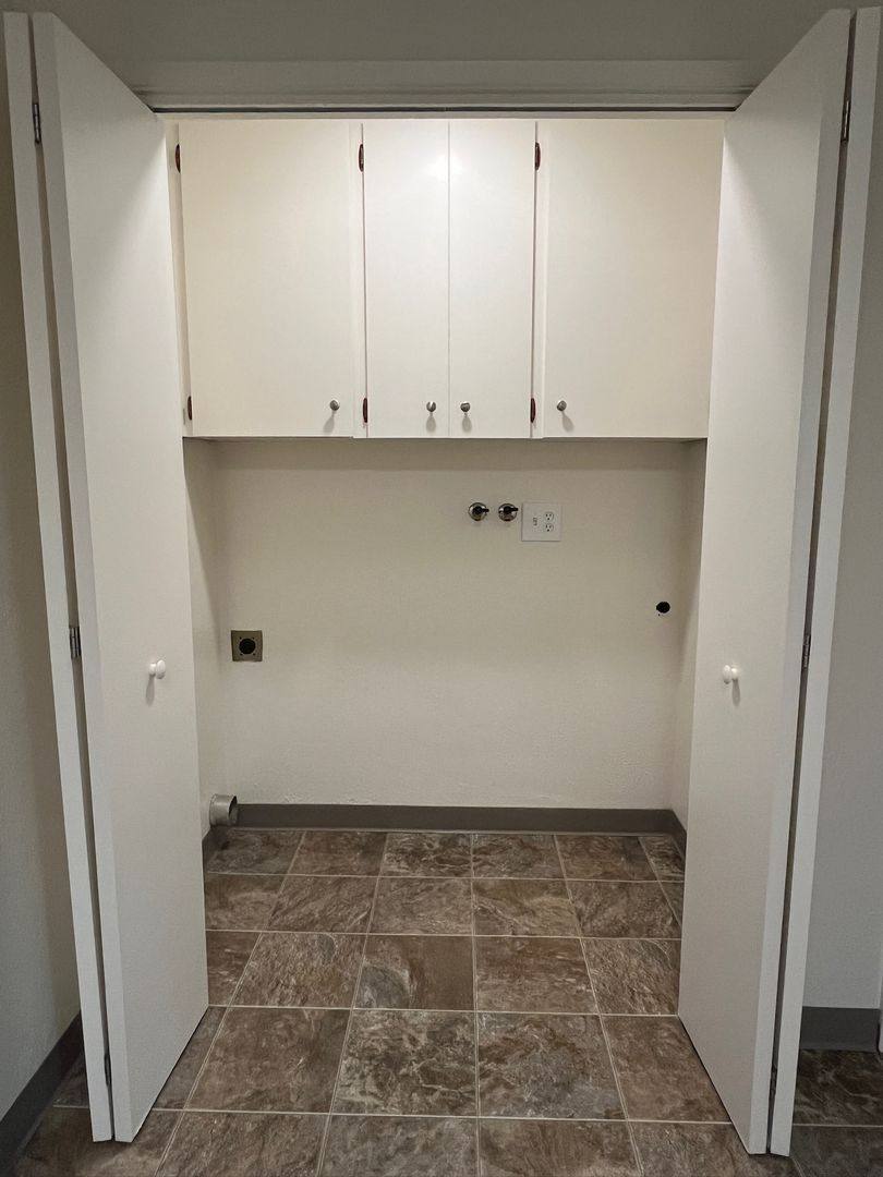 Apartment for rent at 1341 W Hayes St, Woodburn, OR 97071