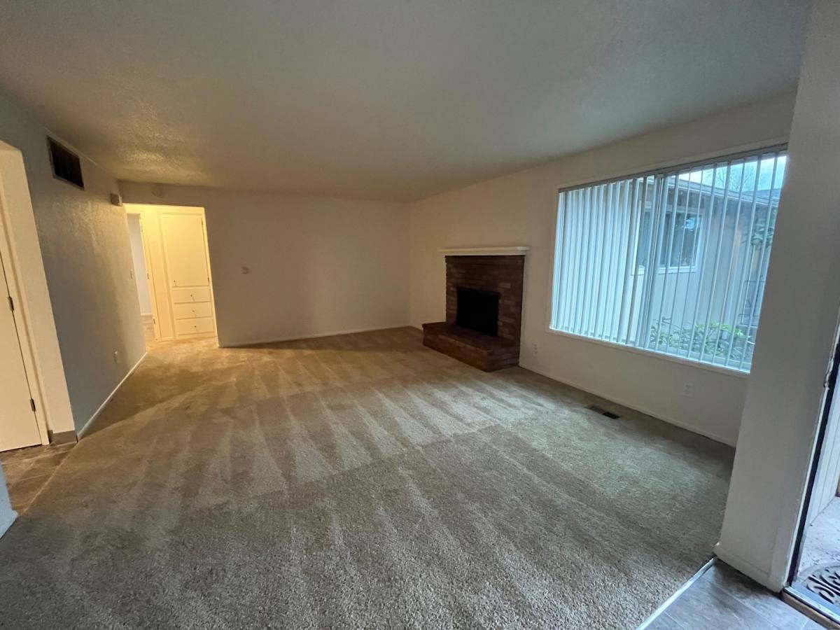 Apartment for rent at 1341 W Hayes St, Woodburn, OR 97071
