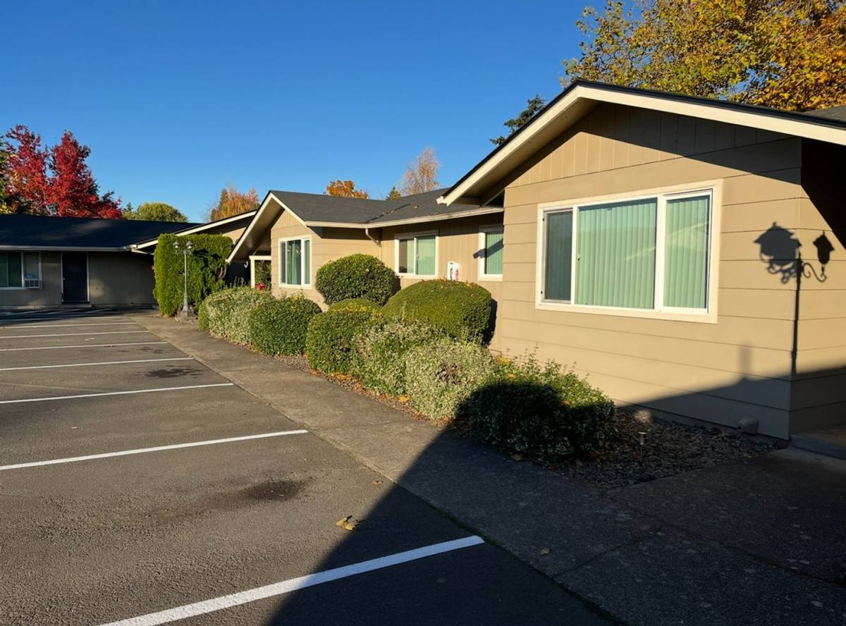 Apartment for rent at 1341 W Hayes St, Woodburn, OR 97071