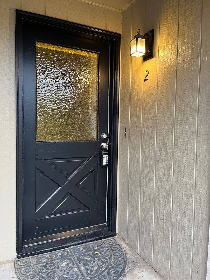 Apartment for rent at 1341 W Hayes St, Woodburn, OR 97071