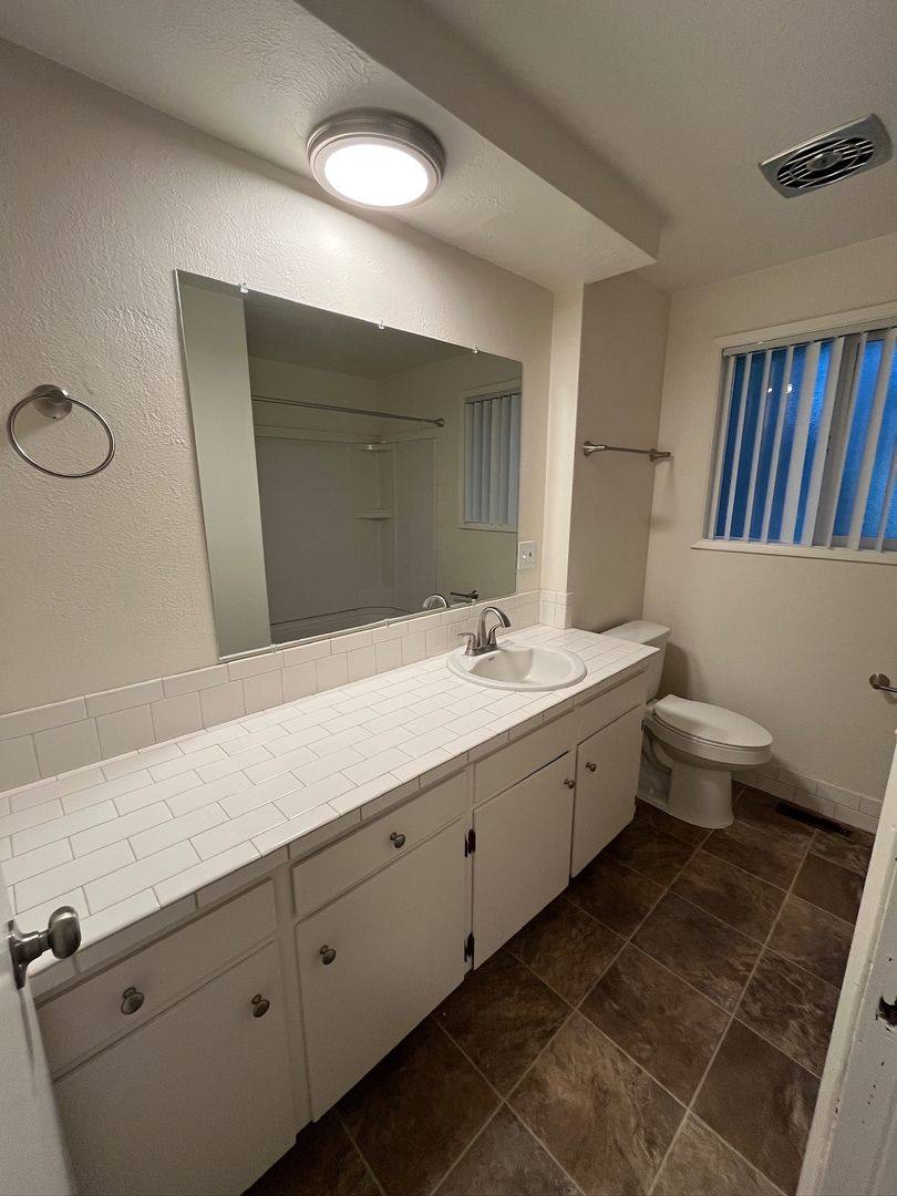 Apartment for rent at 1341 W Hayes St, Woodburn, OR 97071