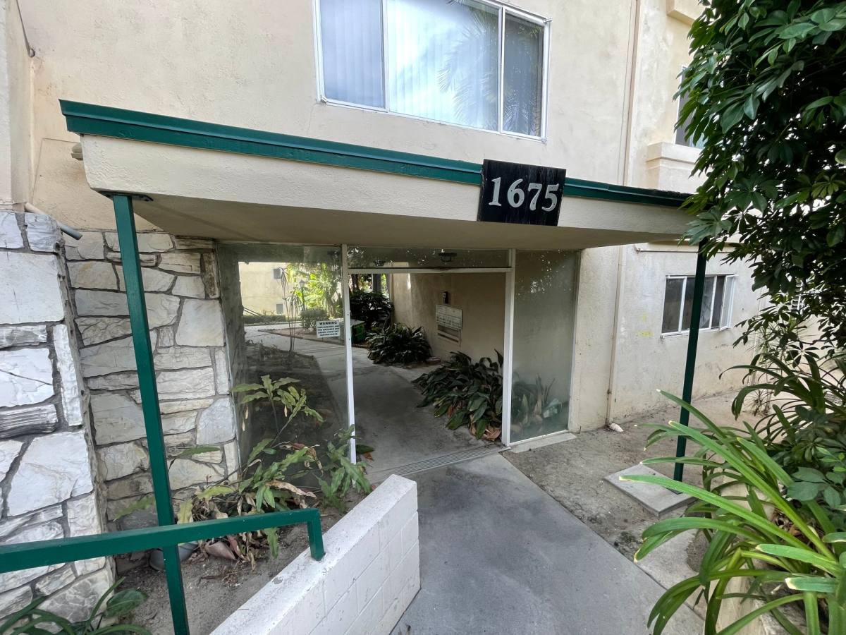 Apartment for rent at 1675 Amberwood Dr, South Pasadena, CA 91030