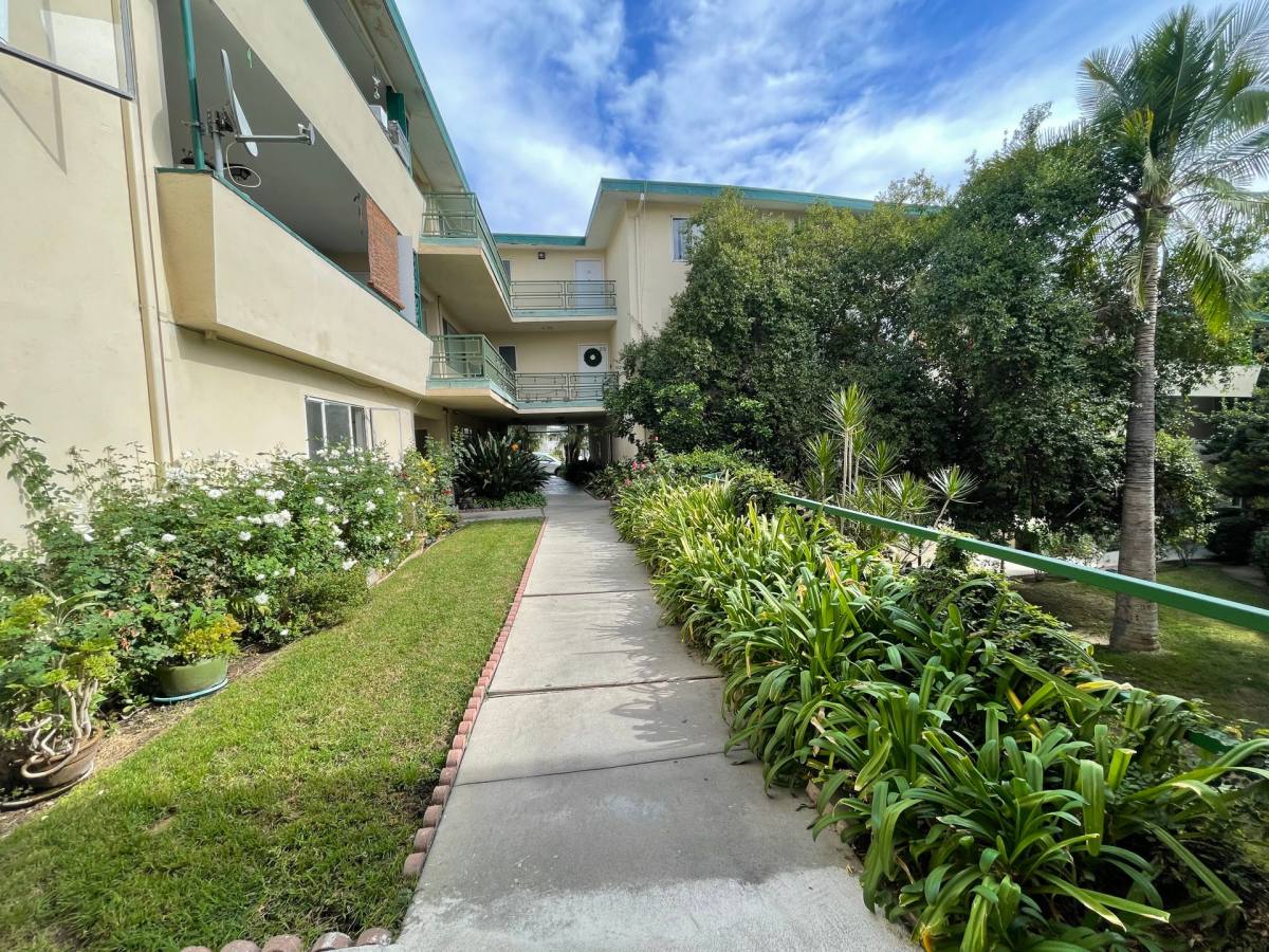 Apartment for rent at 1675 Amberwood Dr, South Pasadena, CA 91030