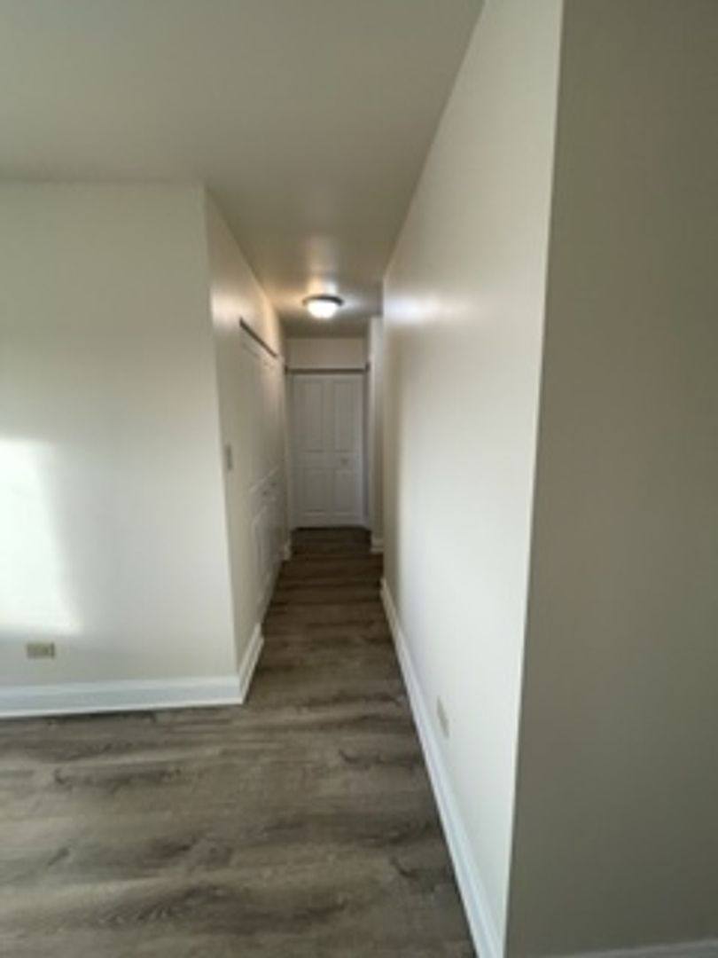 Apartment for rent at 6633 N Sheridan Rd, Chicago, IL 60626