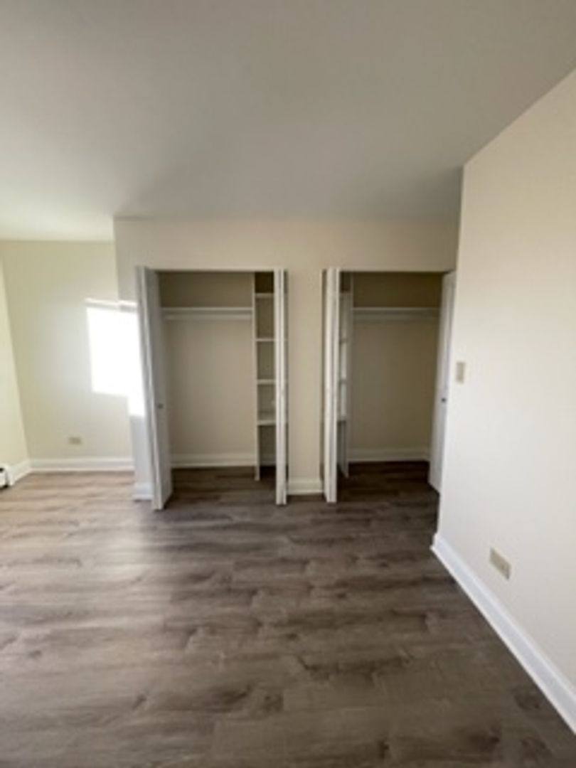 Apartment for rent at 6633 N Sheridan Rd, Chicago, IL 60626