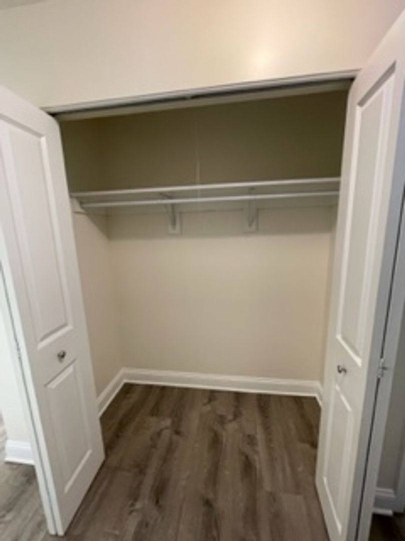 Apartment for rent at 6633 N Sheridan Rd, Chicago, IL 60626