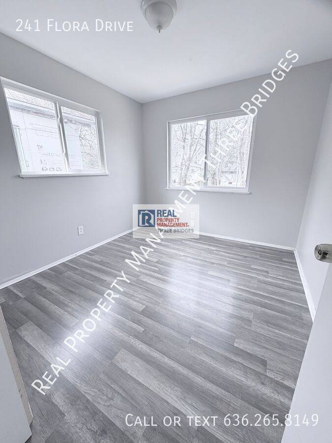 House for rent at 241 Flora Dr, Saint Louis, MO 63135