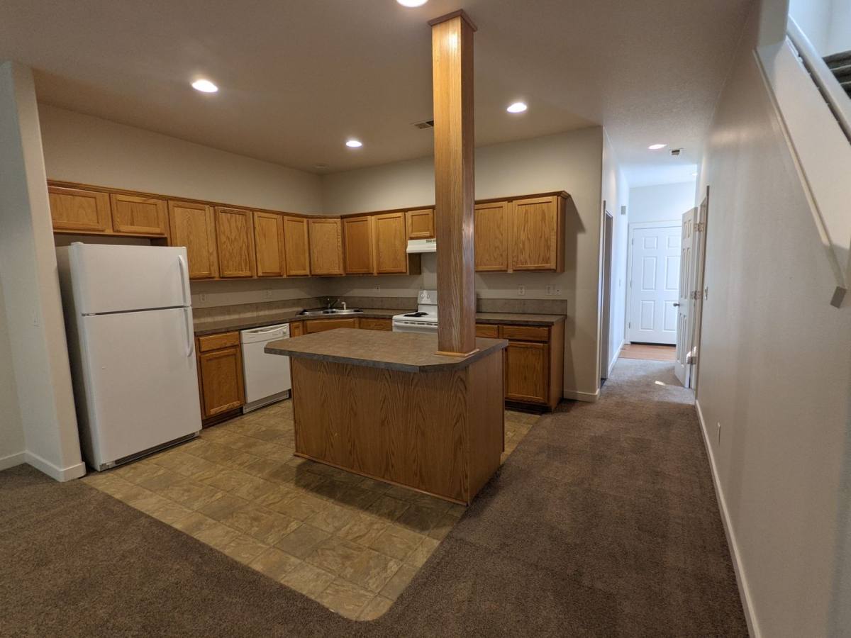 Townhouse for rent at Halsey East Townhomes, 16906 NE Halsey St, Portland, OR 97230