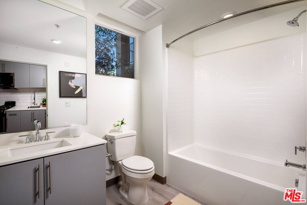 Apartment for rent at 750 S Oxford Ave #440, Los Angeles, CA 90005