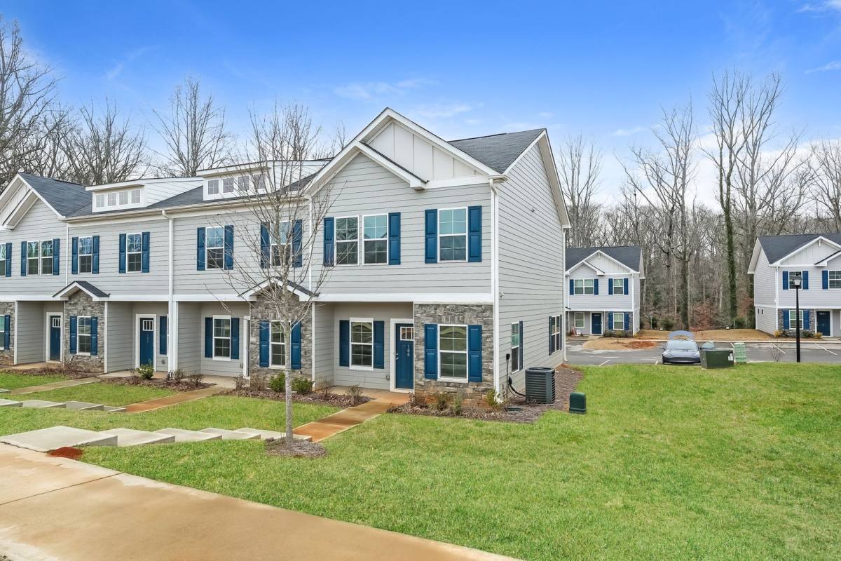 Townhouse for rent at 106 Pendleton Place Way, Pendleton, SC 29670
