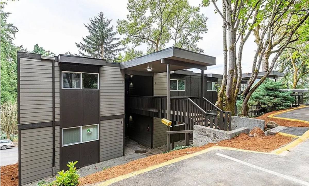 Apartment for rent at 911 15th St, Oregon City, OR 97045