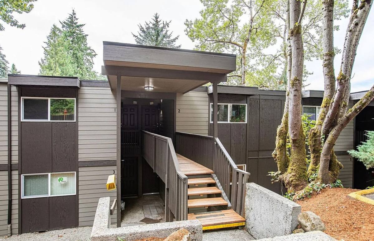 Apartment for rent at 911 15th St, Oregon City, OR 97045