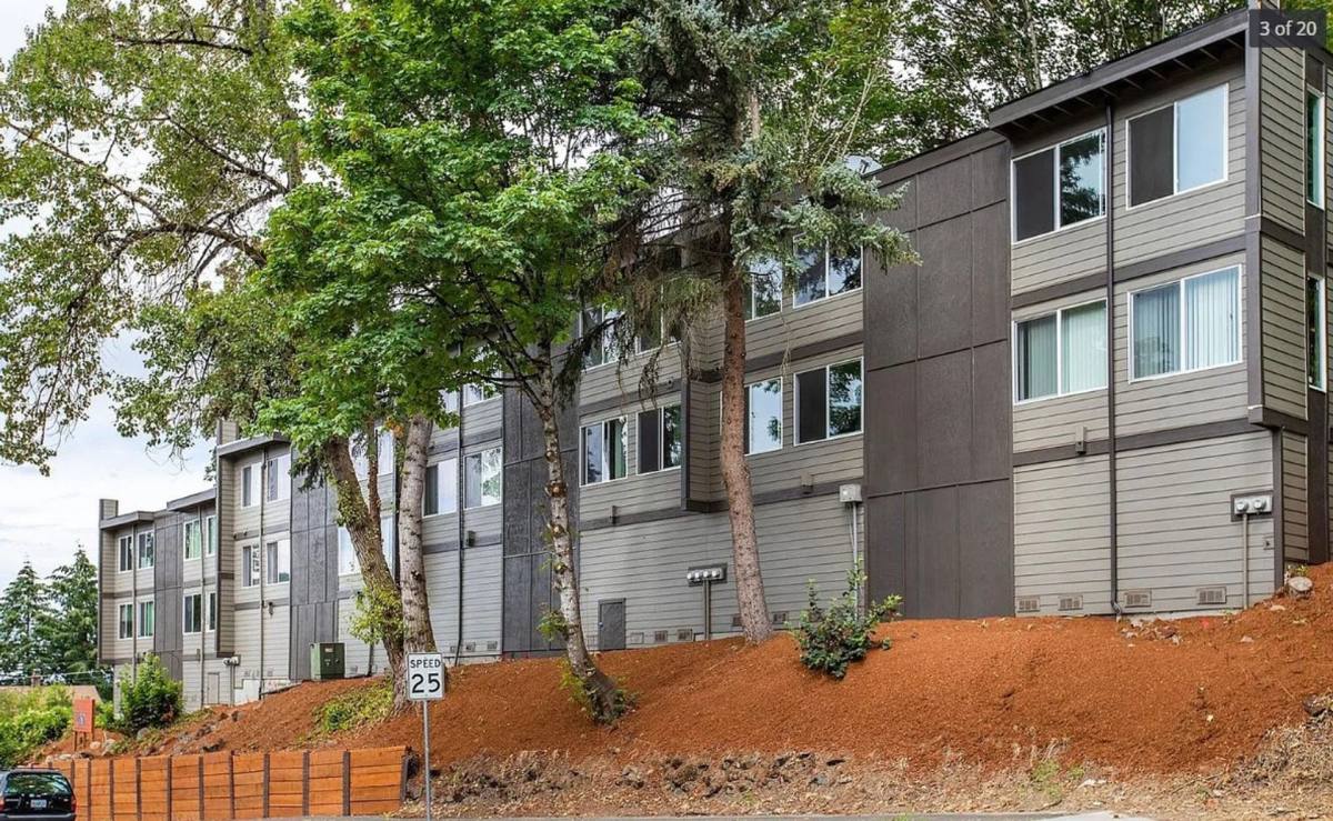 Apartment for rent at 911 15th St, Oregon City, OR 97045