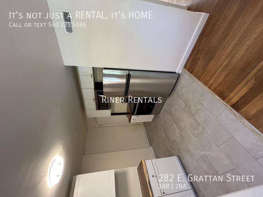 Townhouse for rent at 282 E Grattan St, Harrisonburg, VA 22801