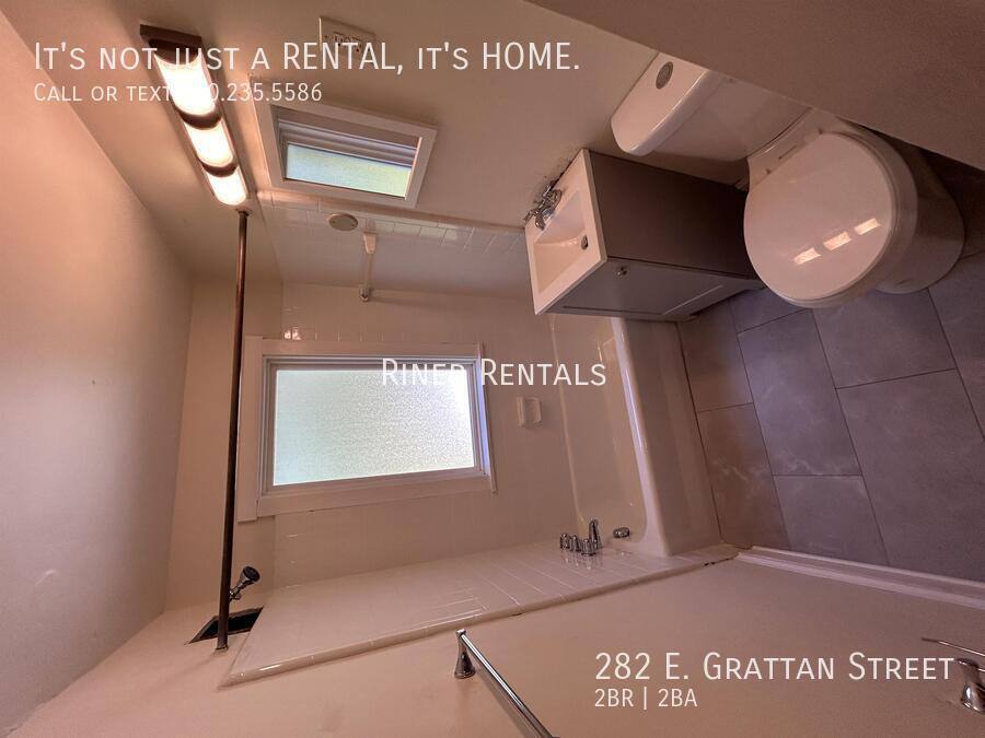 Townhouse for rent at 282 E Grattan St, Harrisonburg, VA 22801