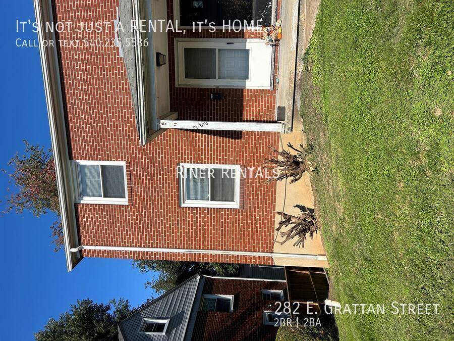Townhouse for rent at 282 E Grattan St, Harrisonburg, VA 22801