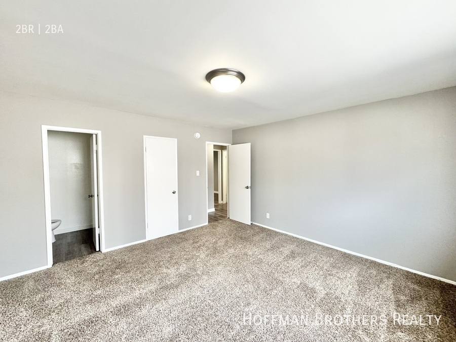 Apartment for rent at 5415 Newcastle Ave #28, Encino, CA 91316