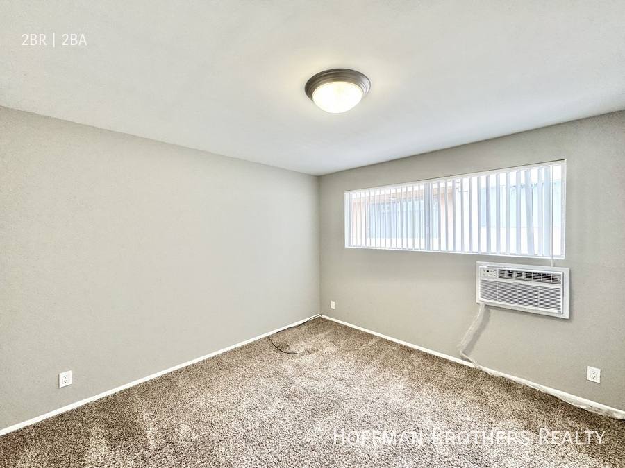 Apartment for rent at 5415 Newcastle Ave #28, Encino, CA 91316