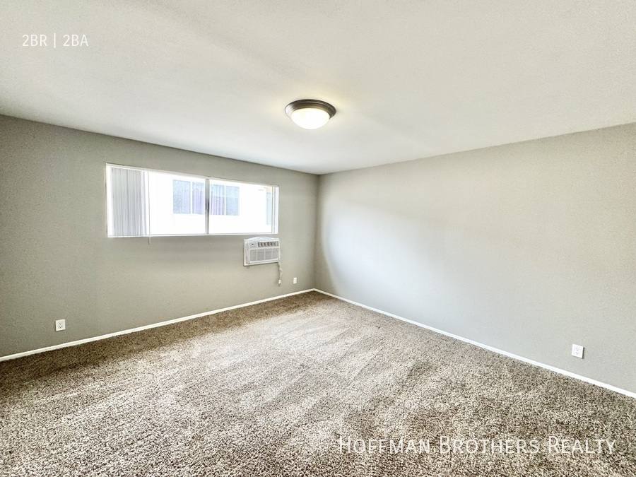 Apartment for rent at 5415 Newcastle Ave #28, Encino, CA 91316
