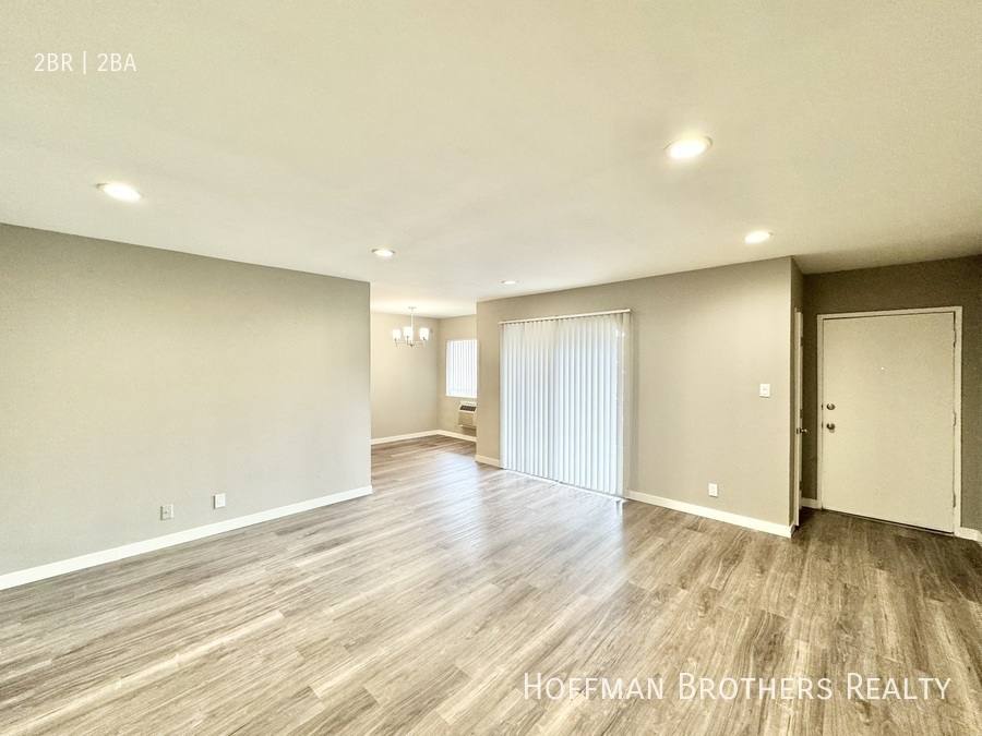 Apartment for rent at 5415 Newcastle Ave #28, Encino, CA 91316