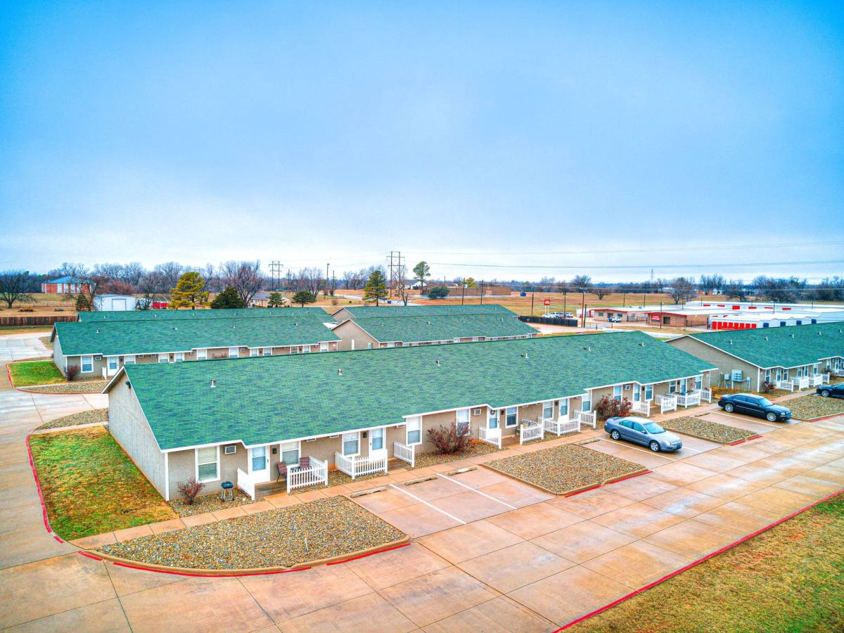 Apartment for rent at Cedar Creek Apartment Homes, 501 W Country Club Rd, Chickasha, OK 73018