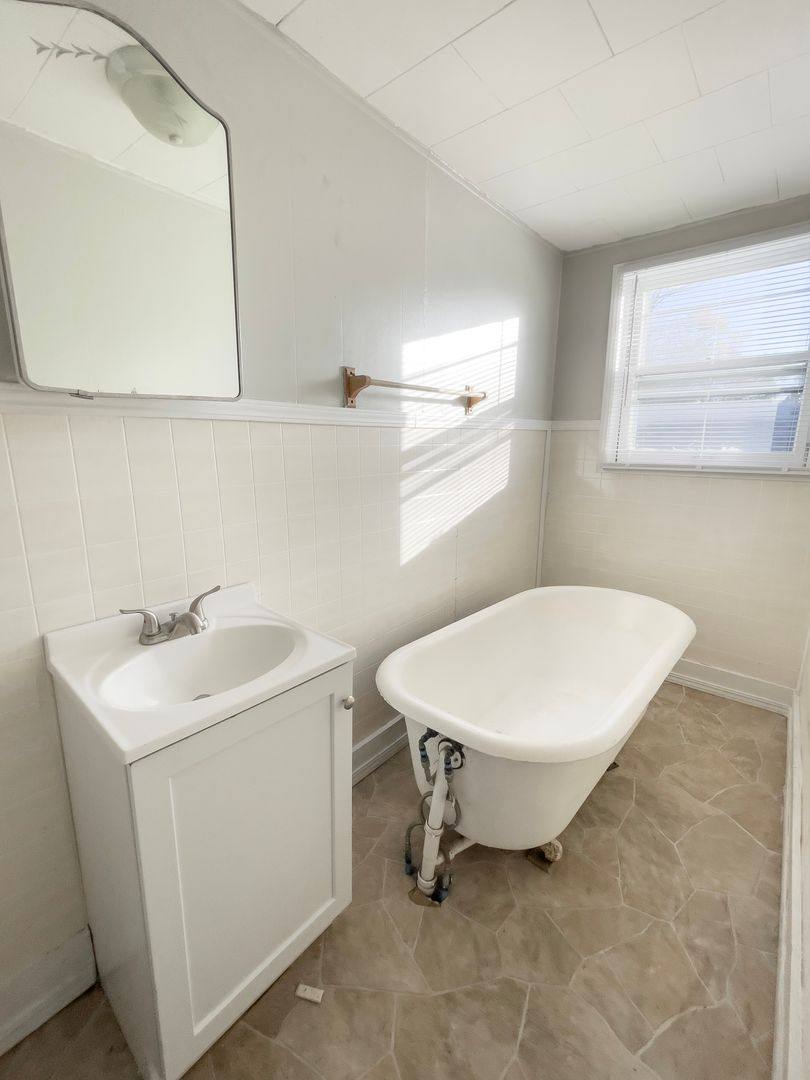 House for rent at 1014 E Adams St, Muncie, IN 47305