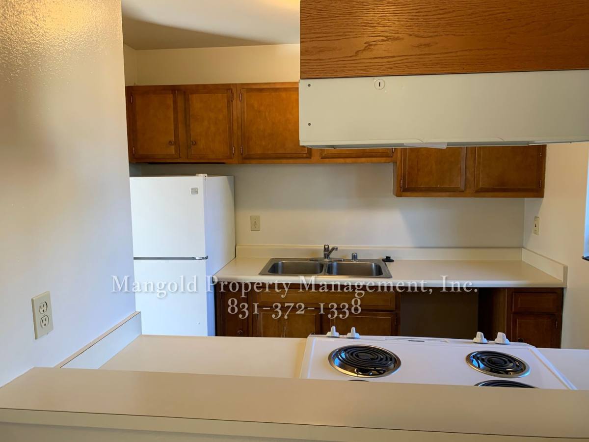 Townhouse for rent at 956 Trinity Ave, Seaside, CA 93955