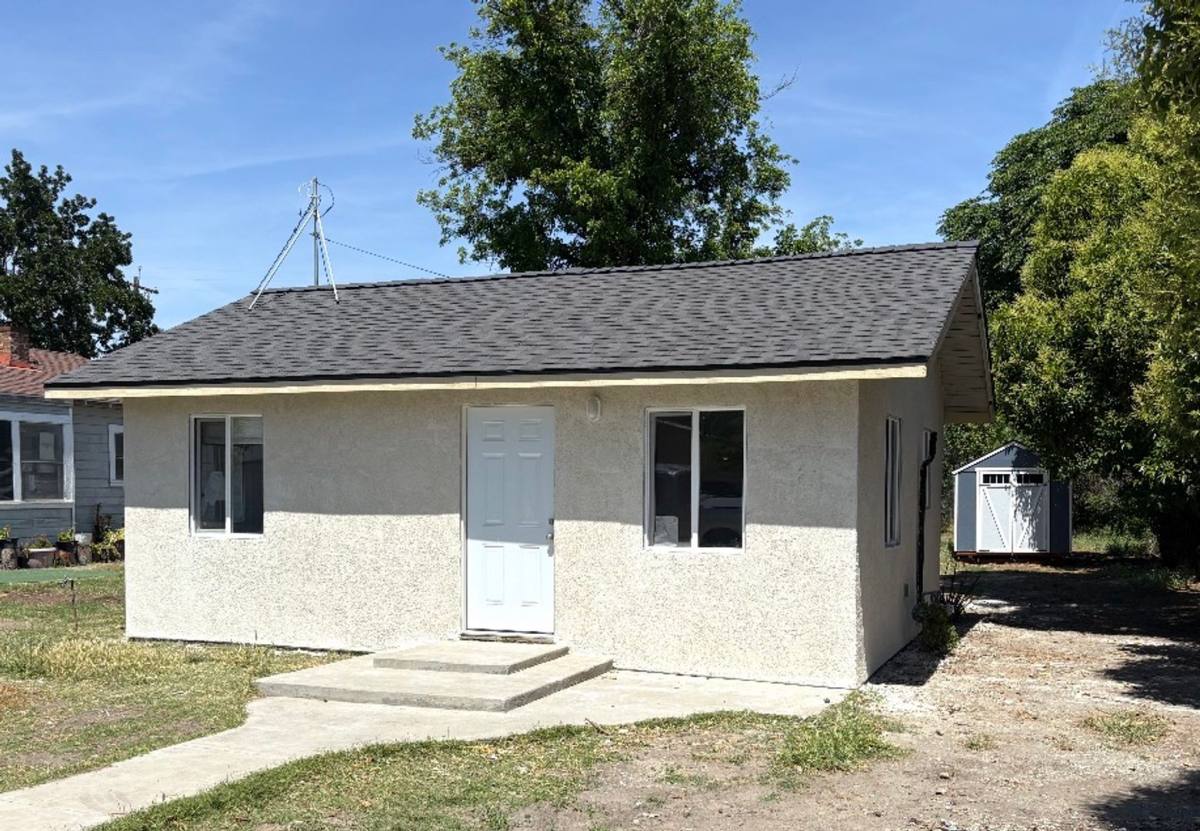 House for rent at 2418 Blossom St, Dos Palos, CA 93620
