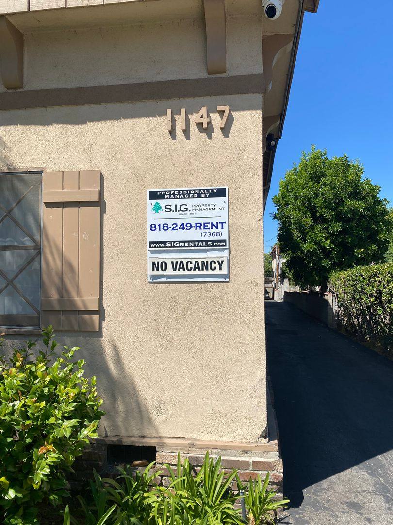 Apartment for rent at 1147 San Rafael Ave, Glendale, CA 91202