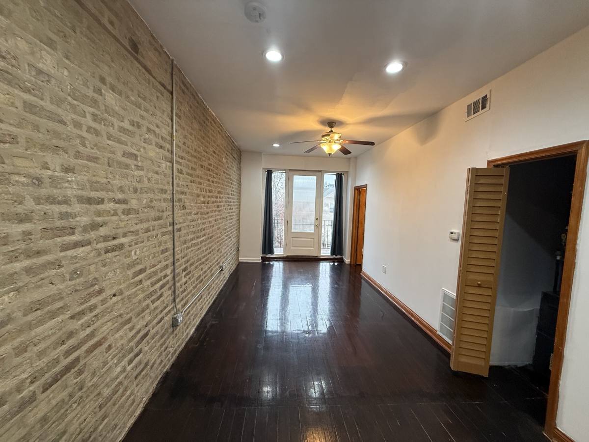 Apartment for rent at 1224 N Cleaver St #1F, Chicago, IL 60642