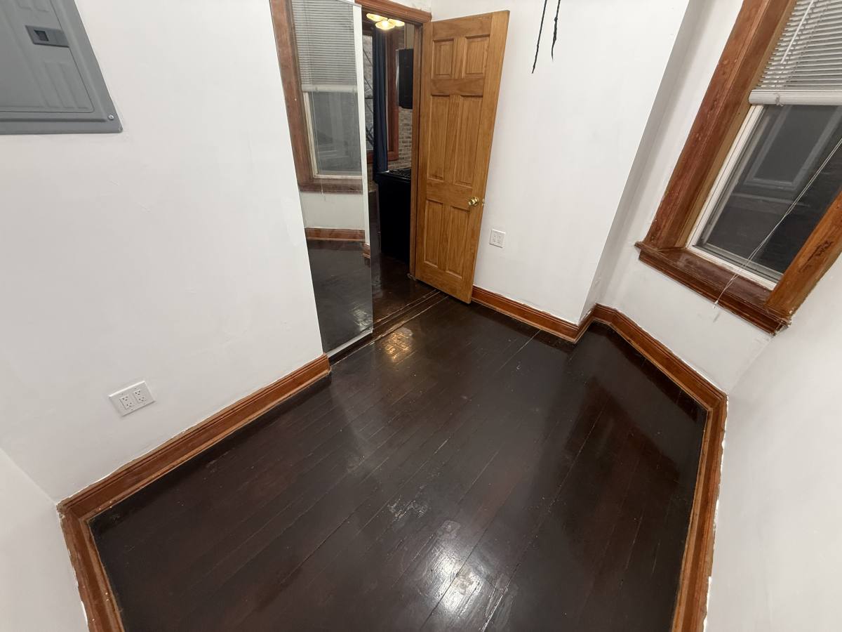 Apartment for rent at 1224 N Cleaver St #1F, Chicago, IL 60642