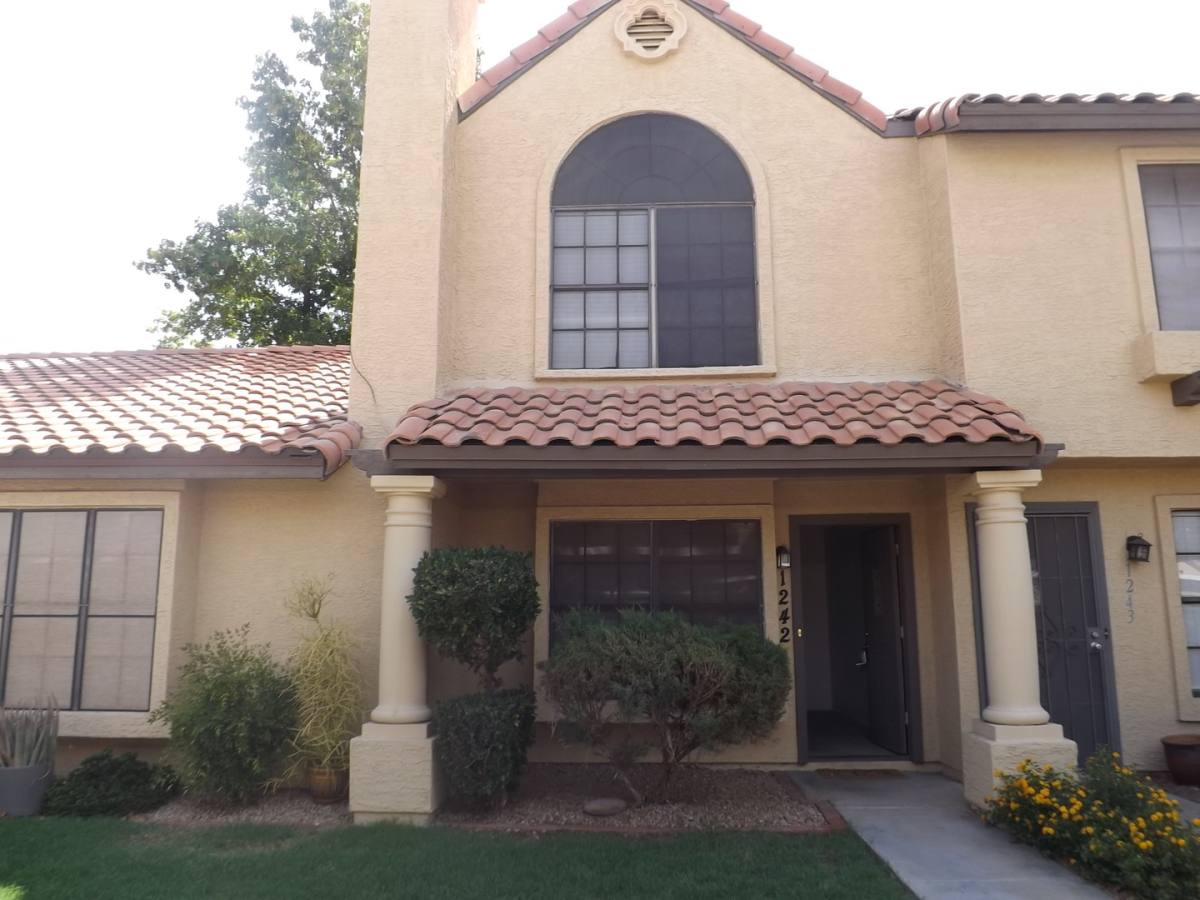Townhouse for rent at 5704 E Aire Libre, Scottsdale, AZ 85254
