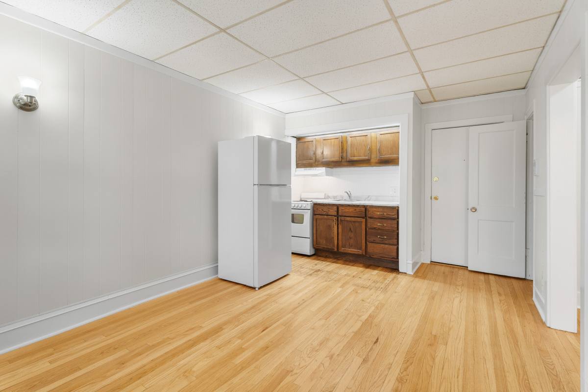 Apartment for rent at 1440 W Howard #18, Chicago, IL 60626