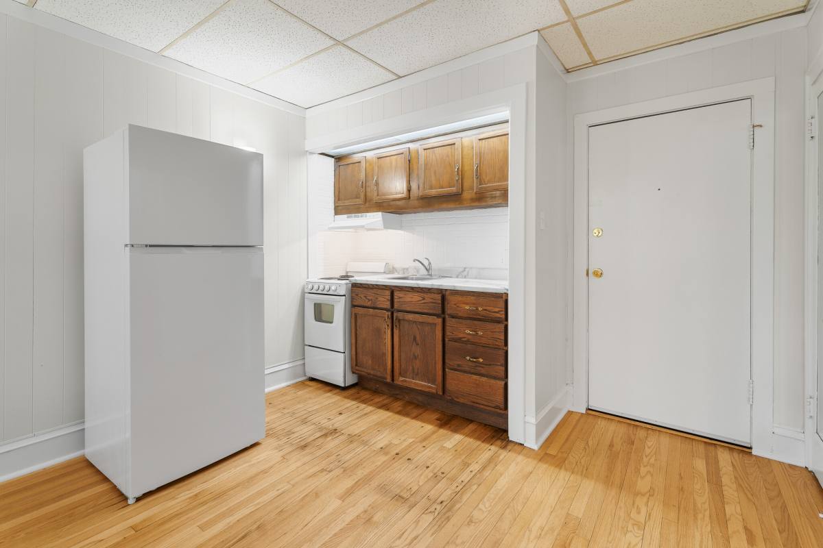 Apartment for rent at 1440 W Howard #18, Chicago, IL 60626