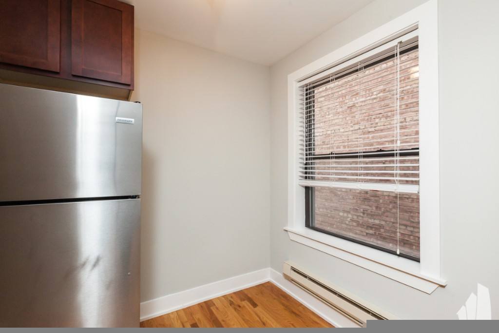Apartment for rent at 425 W Roscoe St #109, Chicago, IL 60657