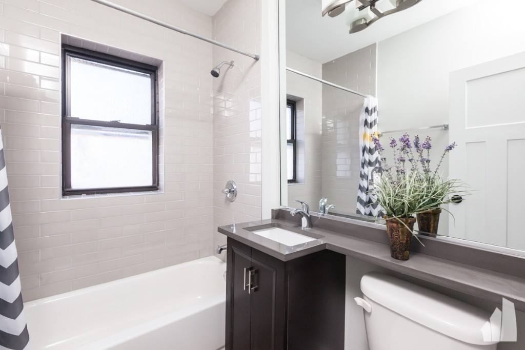 Apartment for rent at 701 W Brompton #5, Chicago, IL 60657