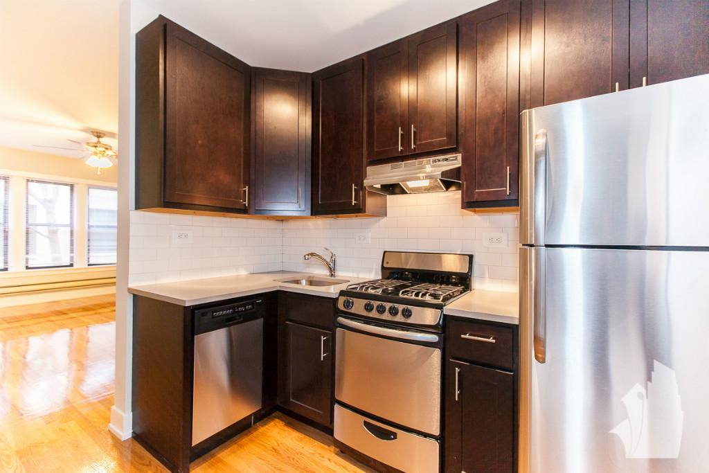 Apartment for rent at 619 W Melrose #D1, Chicago, IL 60657