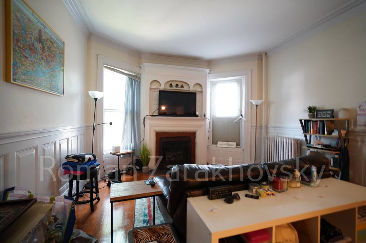 Apartment for rent at 1071 Beacon St #2, Brookline, MA 02446