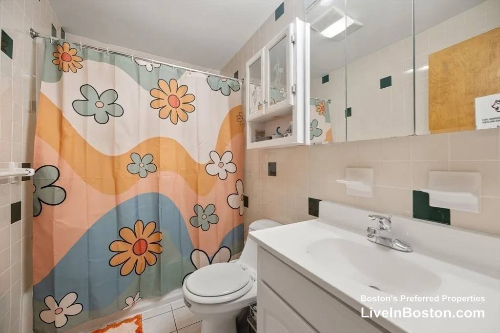Condo for rent at 95 Gainsborough St #307, Boston, MA 02115