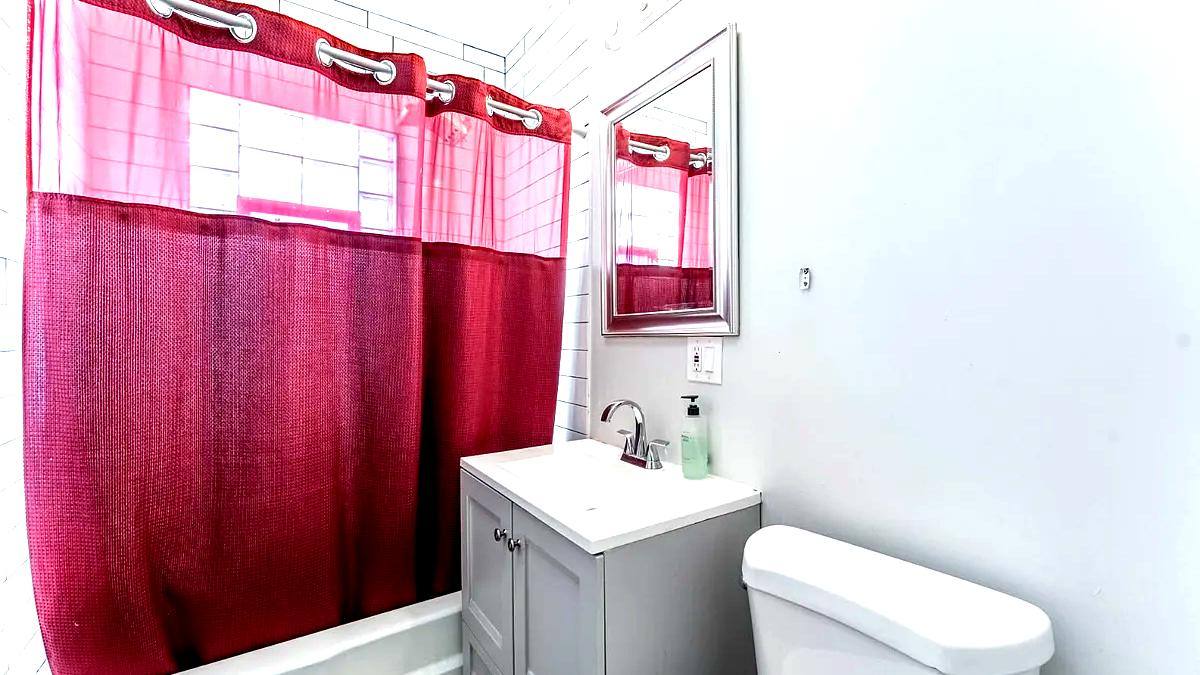 Apartment for rent at 6337 W Patterson Ave #2, Chicago, IL 60634