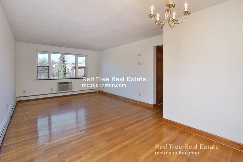 Apartment for rent at 272 Grove St #1, Auburndale, MA 02466