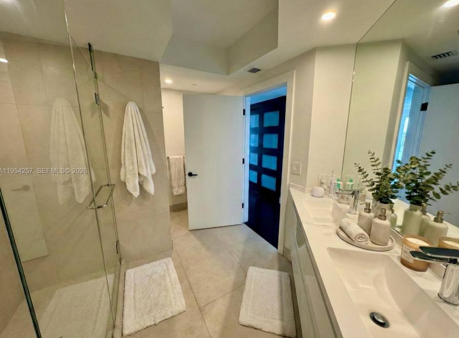 Apartment for rent at 10 Venetian Way #404, Miami Beach, FL 33139