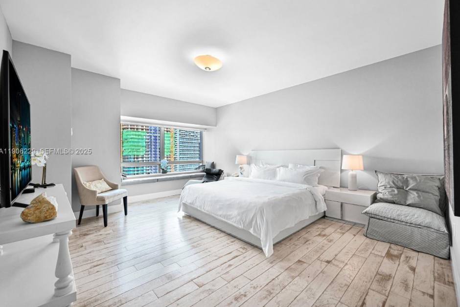Apartment for rent at 1435 Brickell Ave #3401, Miami, FL 33131