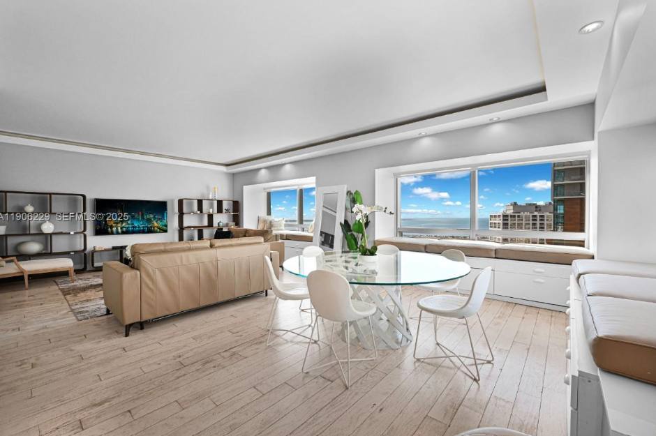 Apartment for rent at 1435 Brickell Ave #3401, Miami, FL 33131