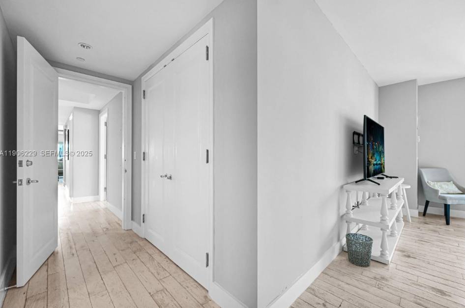 Apartment for rent at 1435 Brickell Ave #3401, Miami, FL 33131