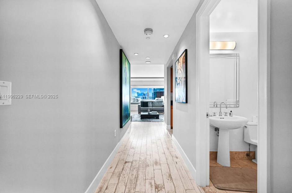 Apartment for rent at 1435 Brickell Ave #3401, Miami, FL 33131