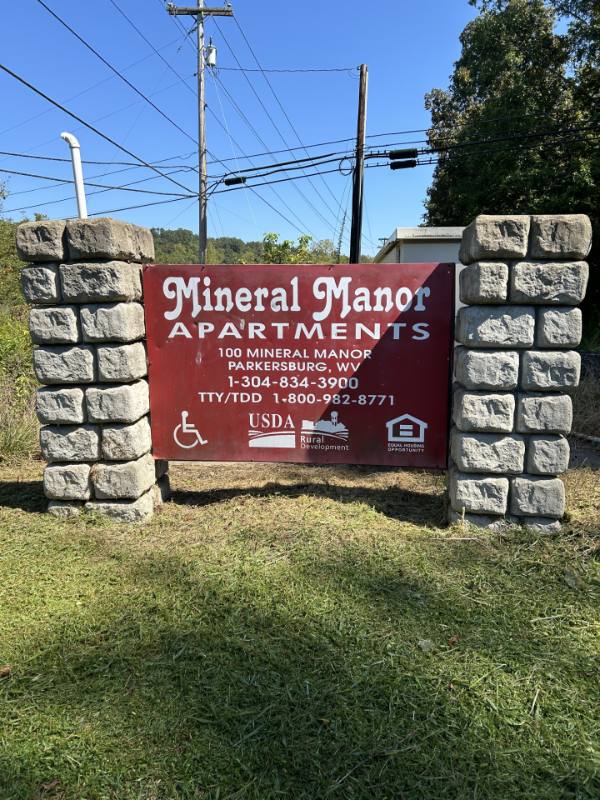 Apartment for rent at 100 Mineral Manor Way #4, Parkersburg, WV 26101