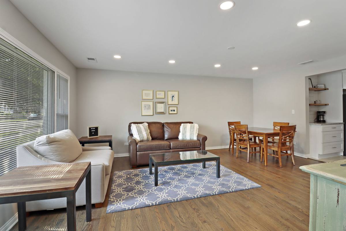 Apartment for rent at 500 W Pacific Ave, Waukegan, IL 60085