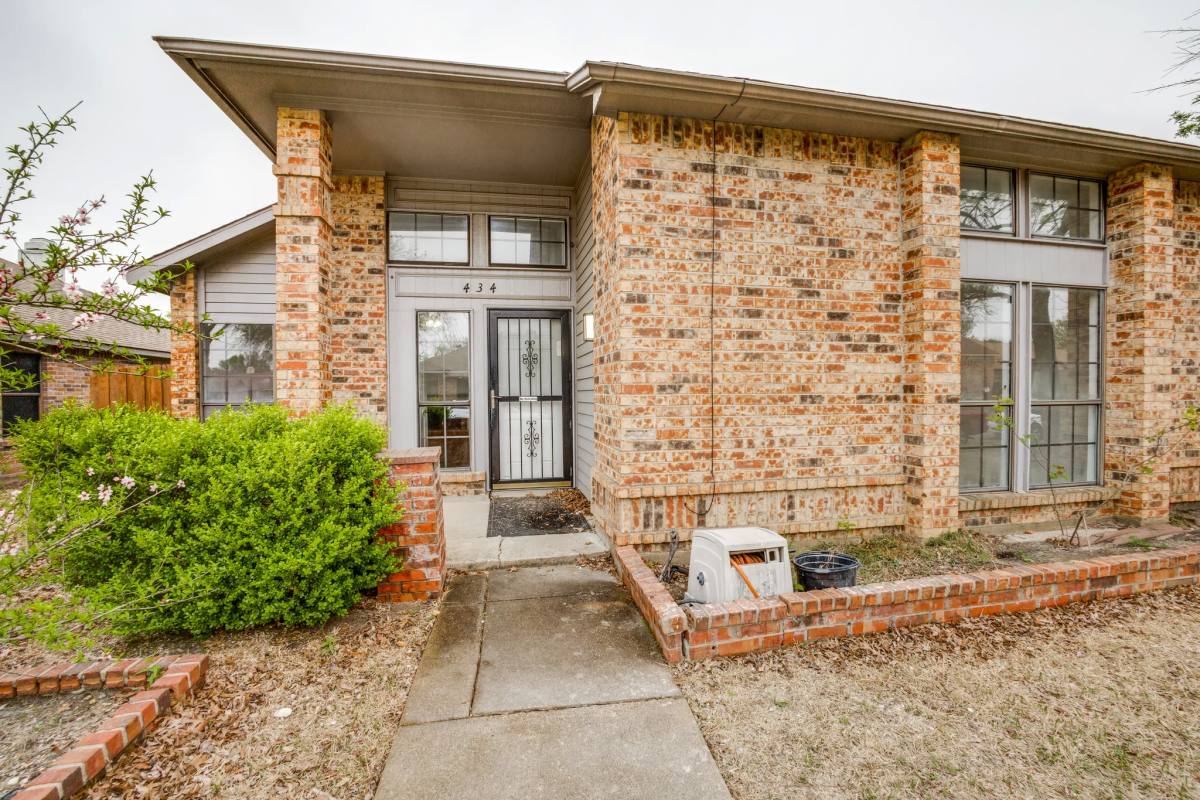 House for rent at 434 Wellington Dr, Mesquite, TX 75149